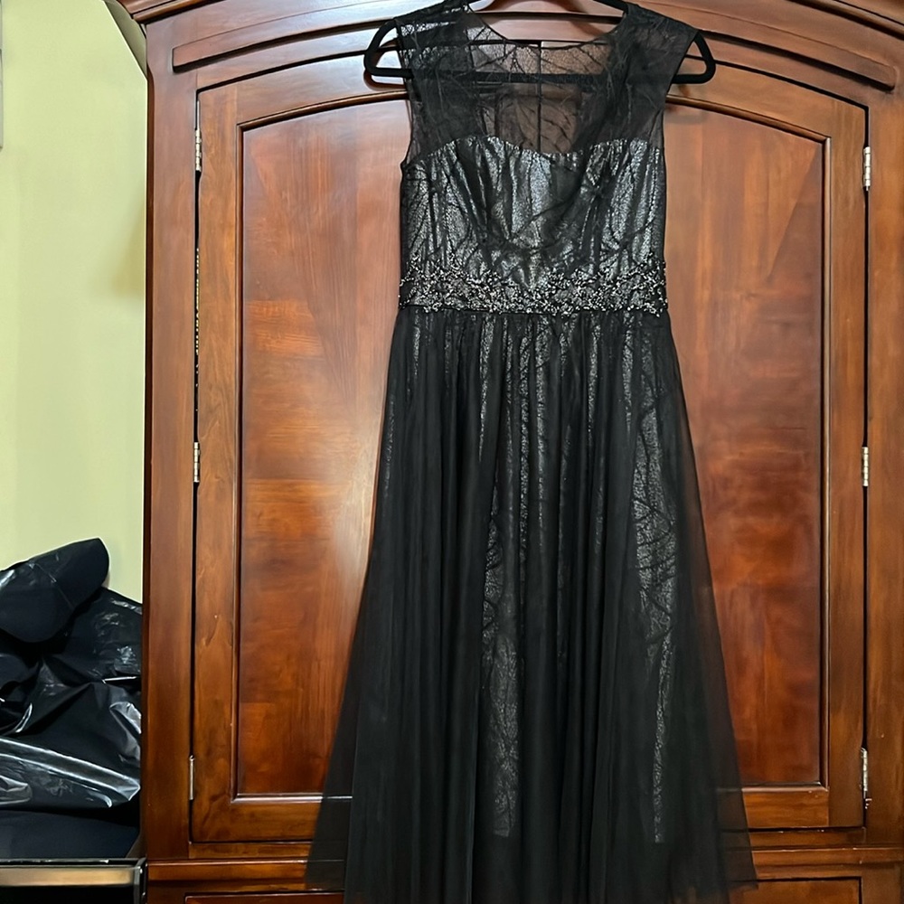 Black Monique Lhullier gown size 6 worn once. Stunning!